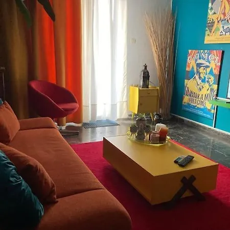 Apartment Retro Living Larissa