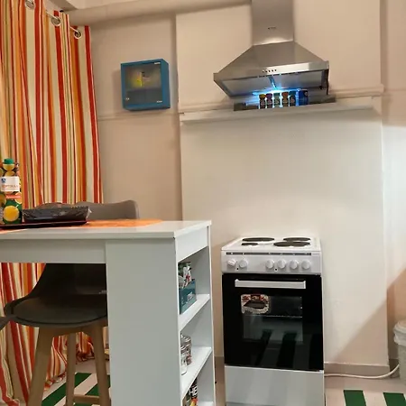 Retro Living Apartment Larissa
