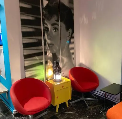 Retro Living Apartment *